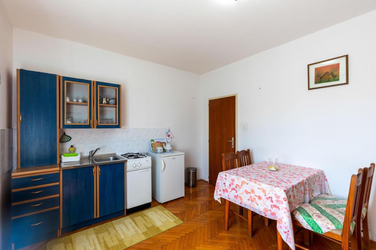 Apartments And Room Pergola Rovinj Exterior foto
